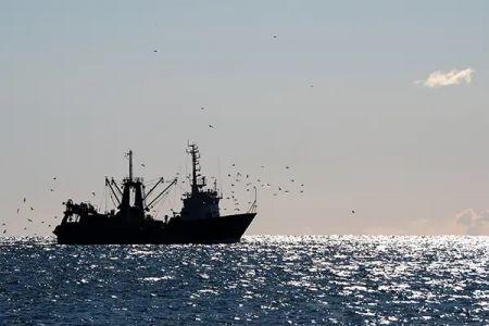 07/05/23 Comment les navires de pêche illégaux dissimulent leur localisation en Afrique de l’Ouest (rapport)